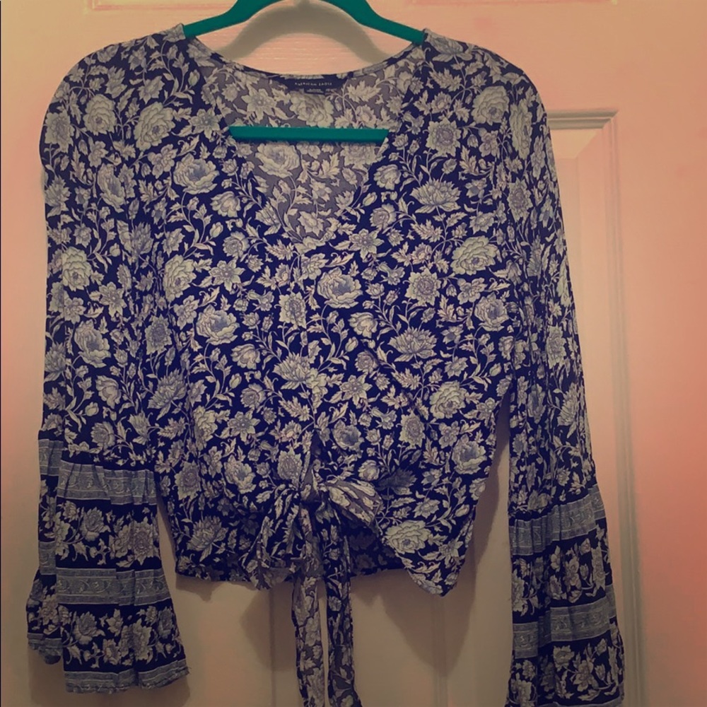Floral American Eagle blouse🌹